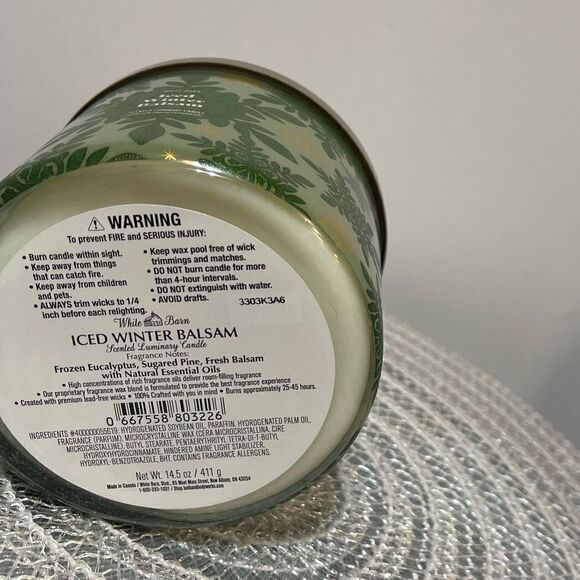 BBW White Barn Iced Winter Balsam 3 Wick Candle NWT - Picture 3 of 4